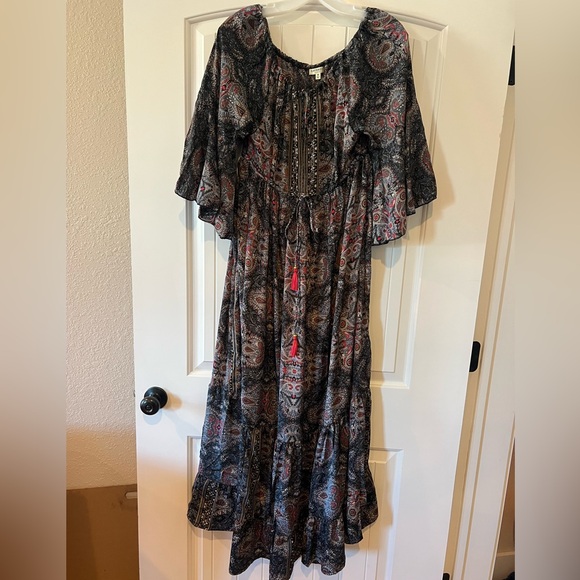 EARTHBOUND Dresses & Skirts - Size medium/ large - Grey Paisley Tie Front Maxi Dress from Earthbound